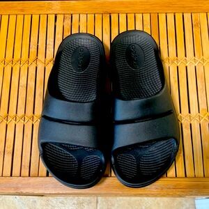😎🖤OOFOS Black Slides Recovery Sandals W/Great Arch Support Size W-6 M-4 EU37